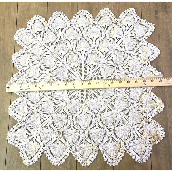 Vintage Handmade Crochet Lace Doily Table Topper 20" Heart Pattern Delicate Ivor - Picture 2 of 4